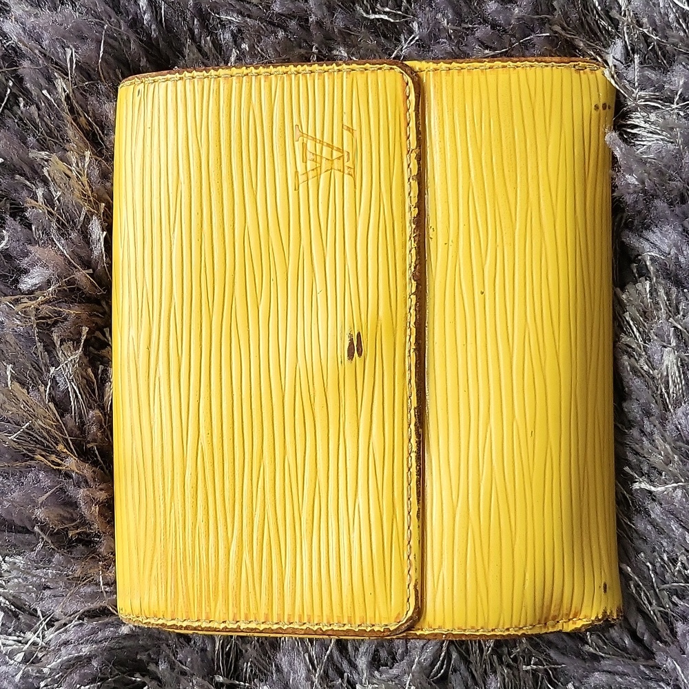 Louis Vuitton Epi leather 2 snap wallet